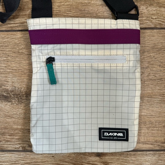 DaKine Jive Crossbody Shoulder Purse Bag Pattern Adjustable Strap Checker - Picture 3 of 10